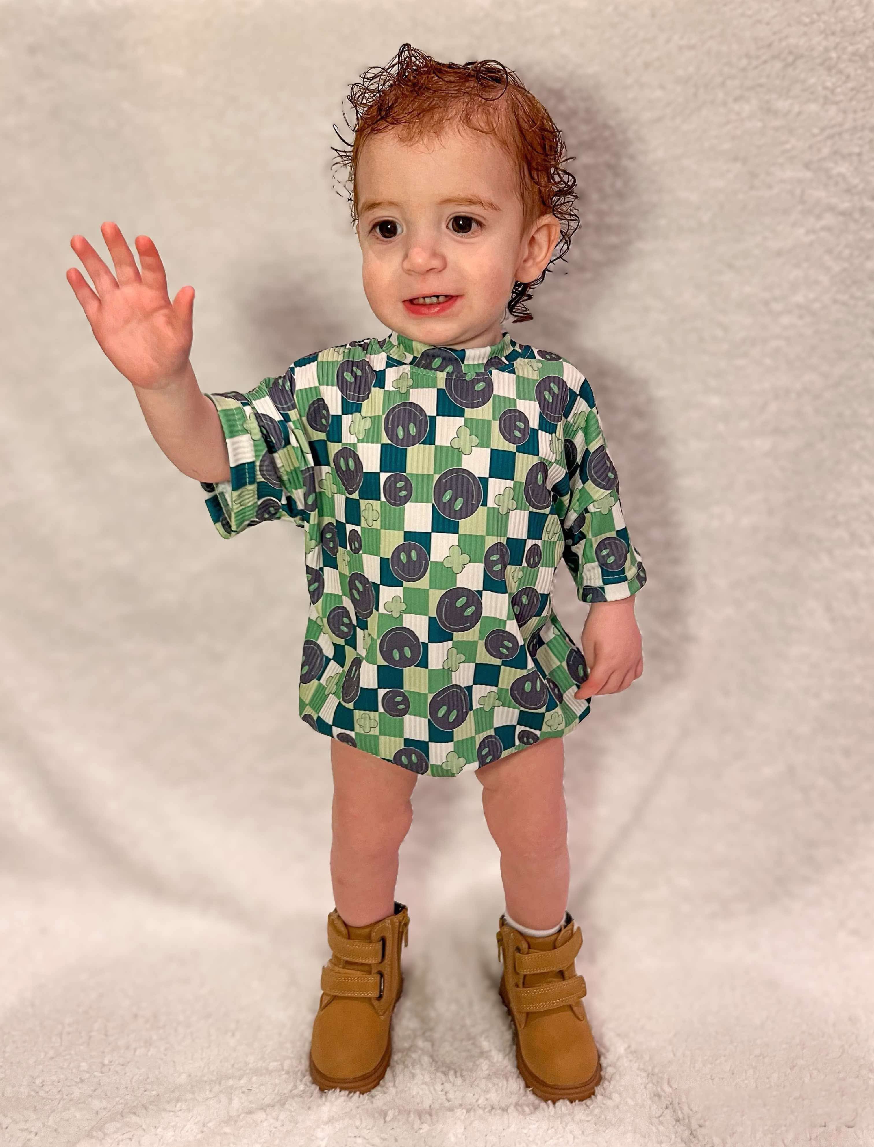 Ribbed smiley clover bubble