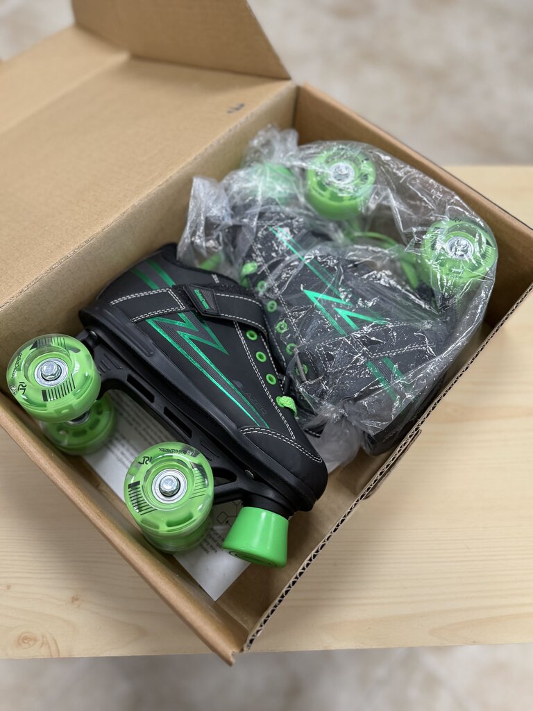 * Blazer Boy's Lighted Wheel Roller Skates