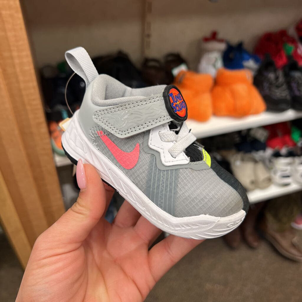 Bugs vs Marvin Space Jam W/Box