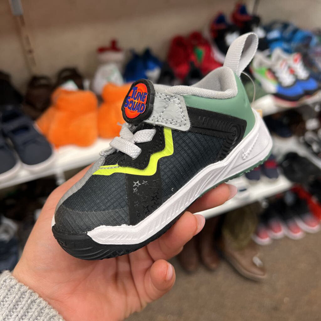 Bugs vs Marvin Space Jam W/Box