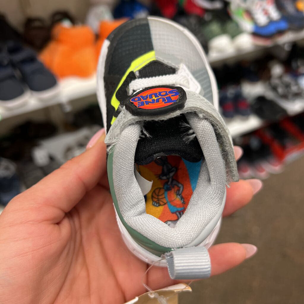 Bugs vs Marvin Space Jam W/Box