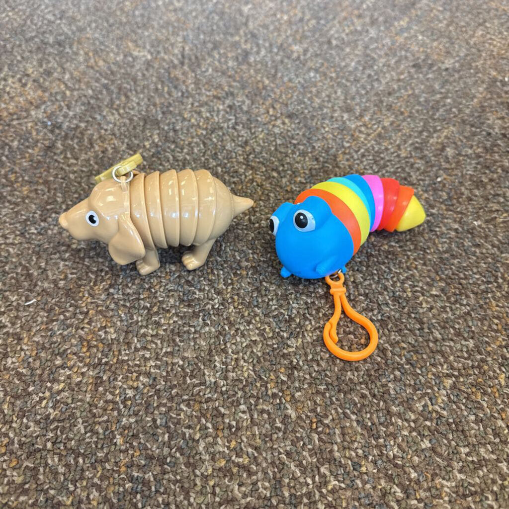 *2pk keychains