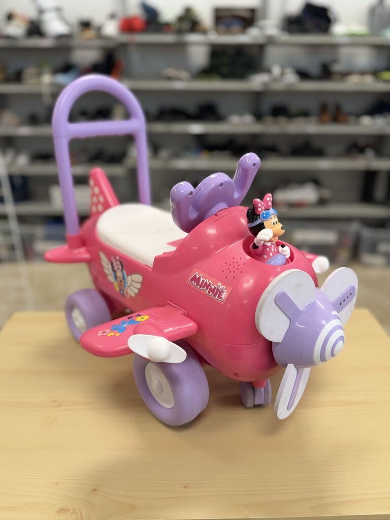 *Minnie Mouse Ride On
