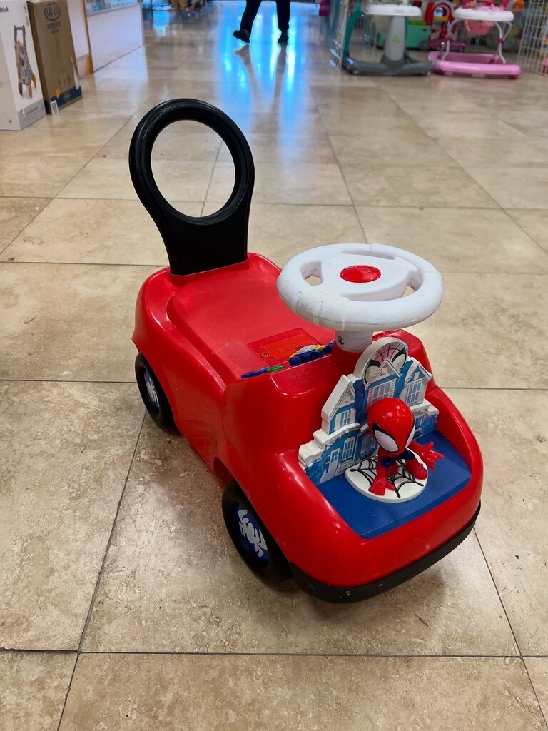 *Spiderman Ride-On