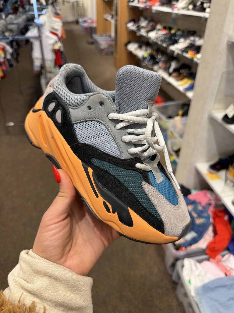*No Box Yeezy Boost 700
