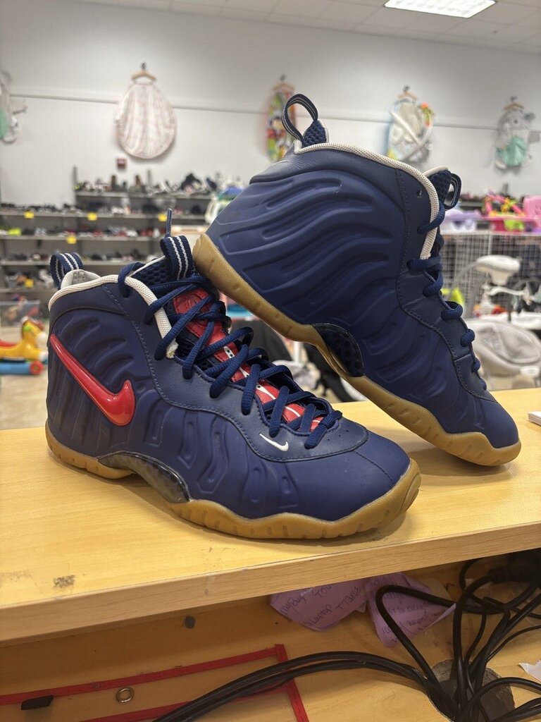 * Foamposite Pro Blue Void University Red