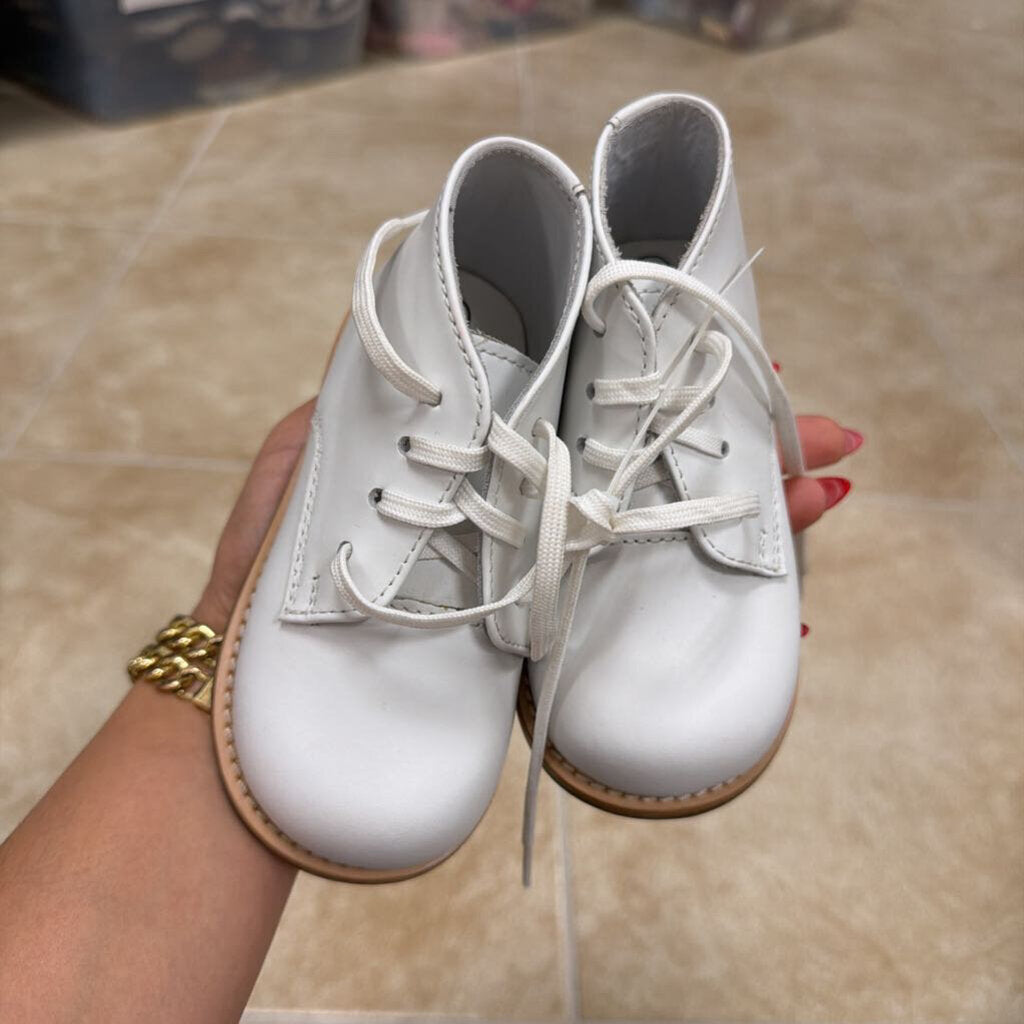 *Walking Shoes w/laces
