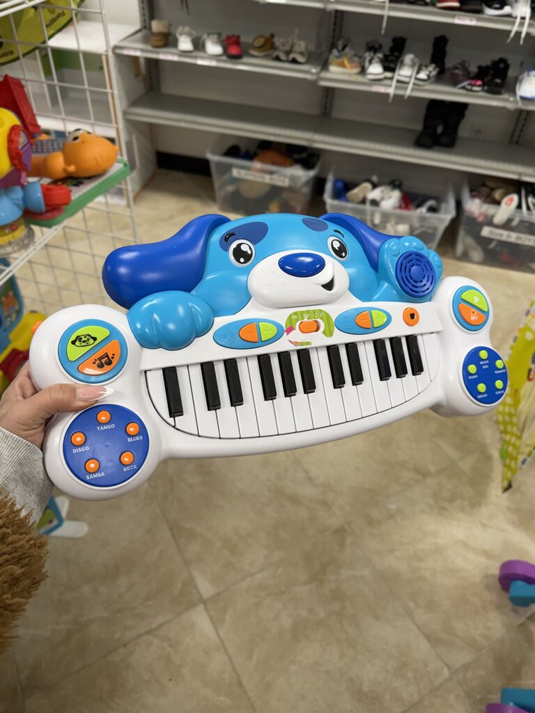 *Dog Keyboard Musical