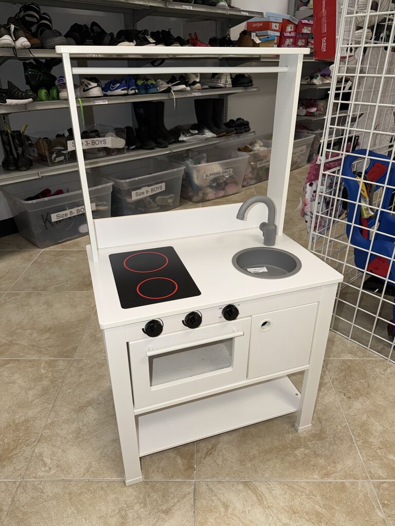 *Spisig play kitchen