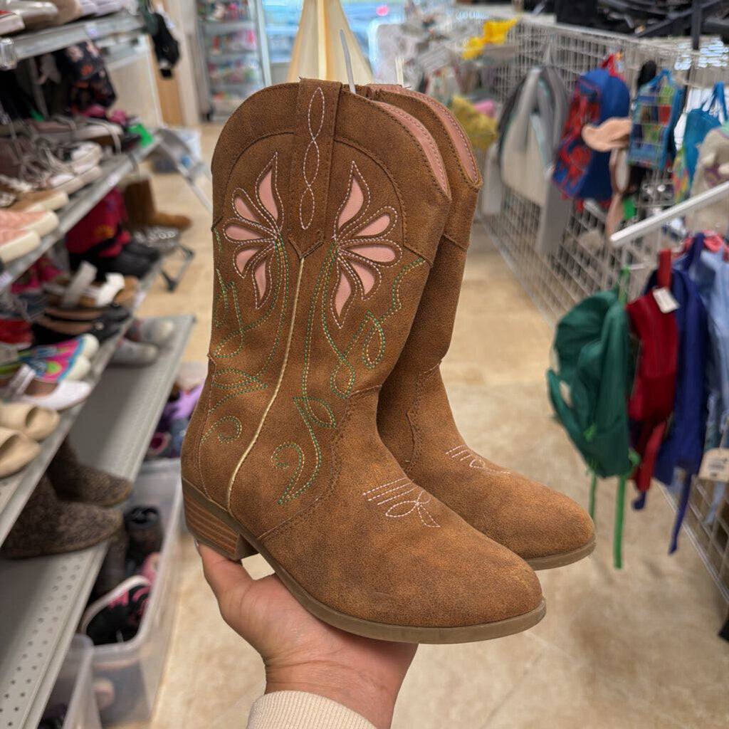 *Embroidered Western Boots