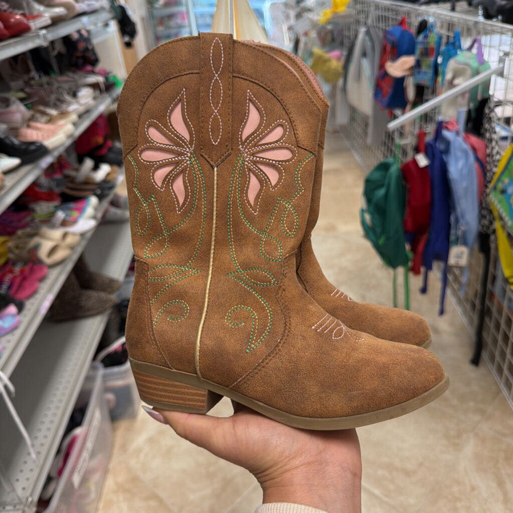 *Embroidered Western Boots