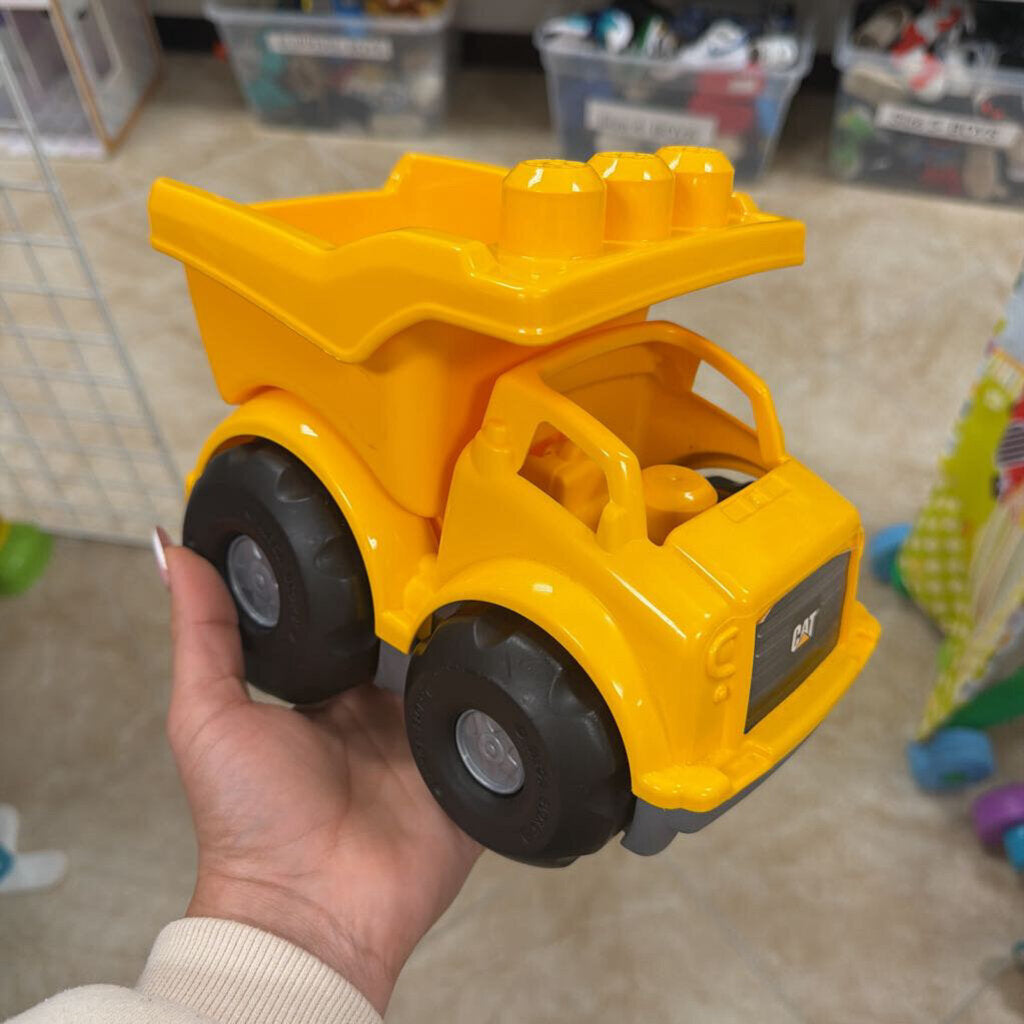 *CAT Dump Truck