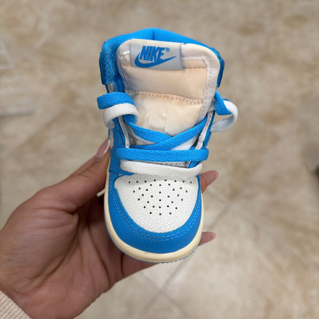 *1 Retro High 'UNC' w/ box