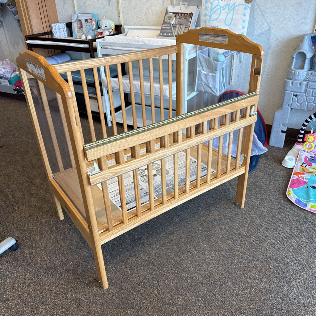 *Mini Crib W/ Swing Gate Top