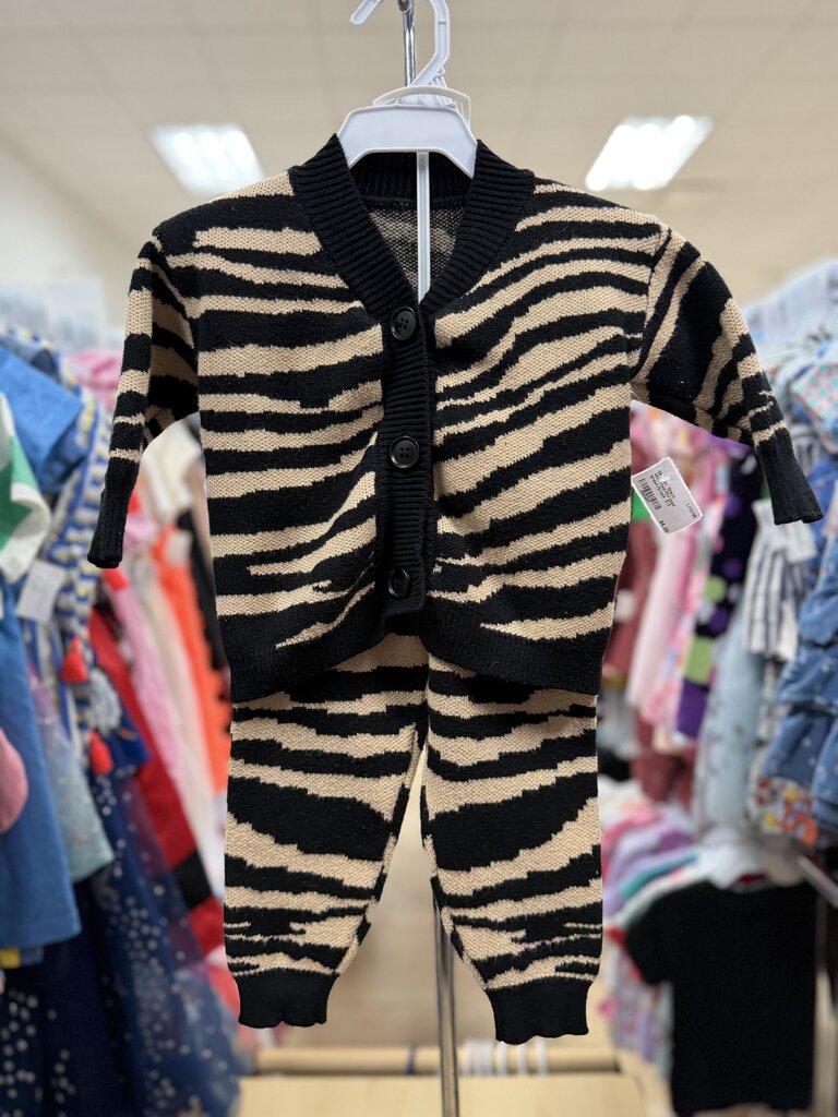 *Knitted/Striped