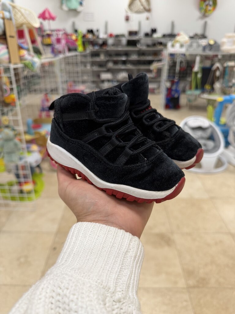 11 Retro Bred Velvet (TD)
