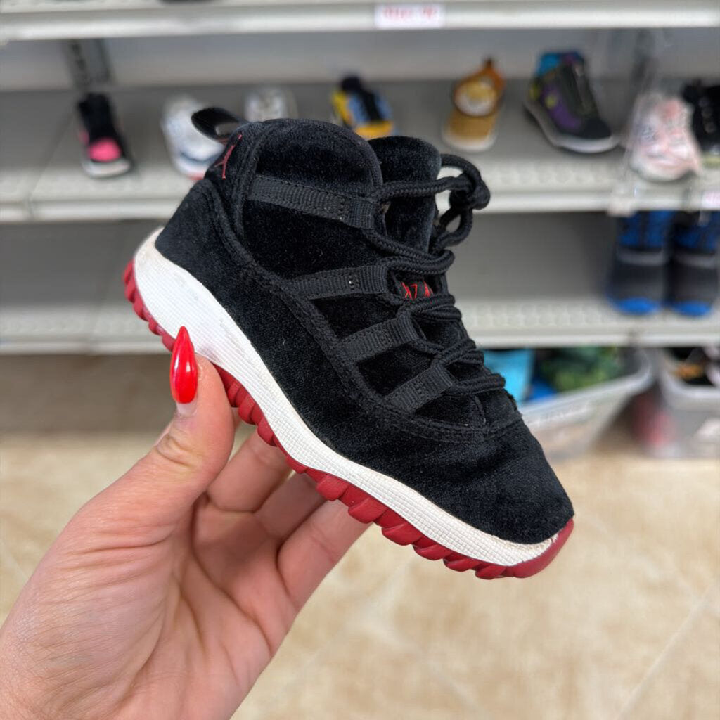 11 Retro Bred Velvet (TD)