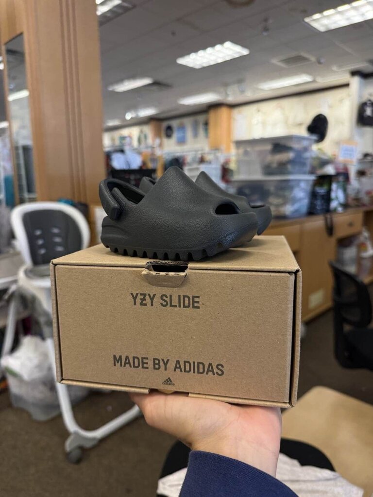 Yeezy Slide W/BOX