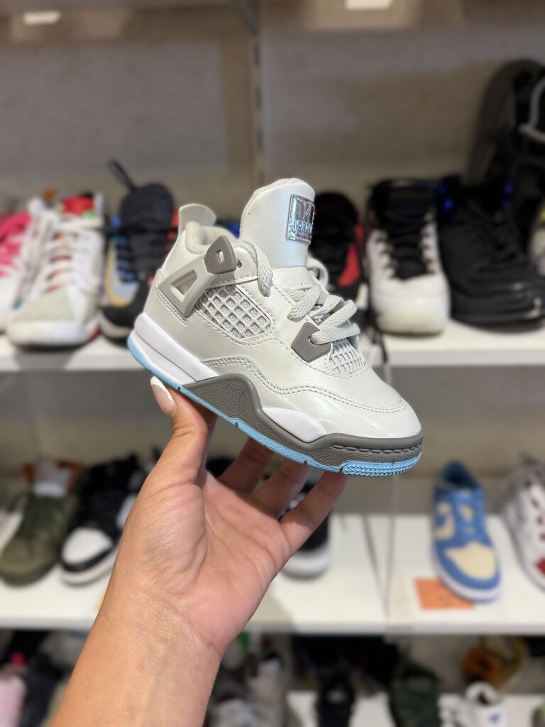 4 Retro w/box
