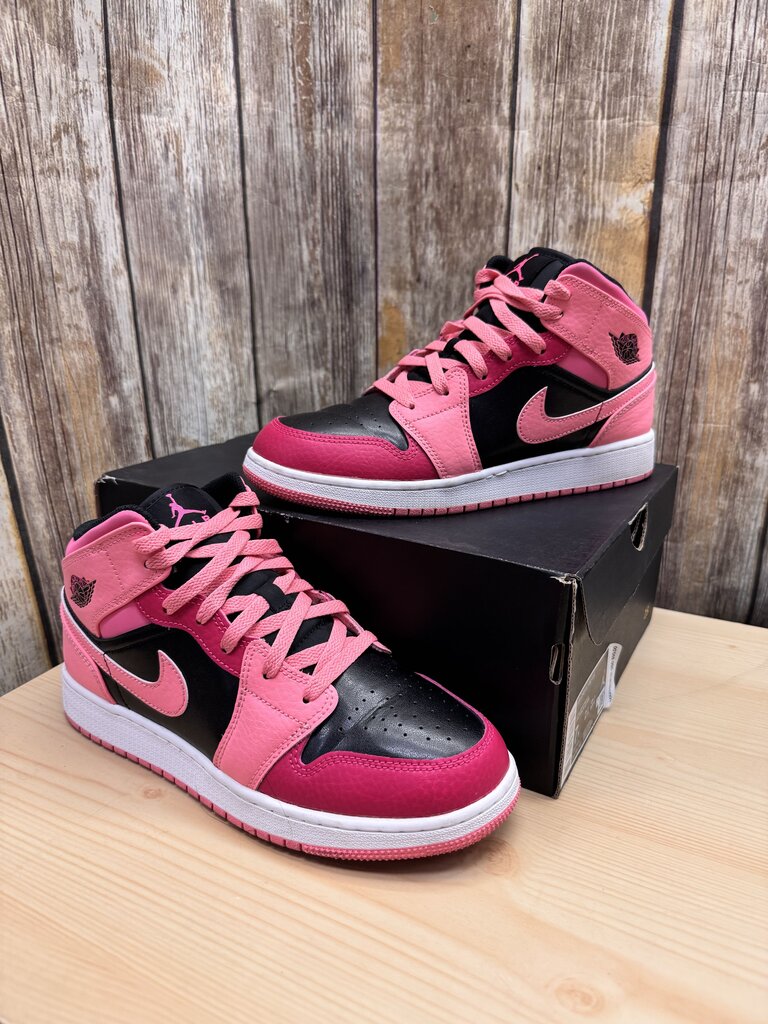 1 Mid 'Coral Chalk' w/ box