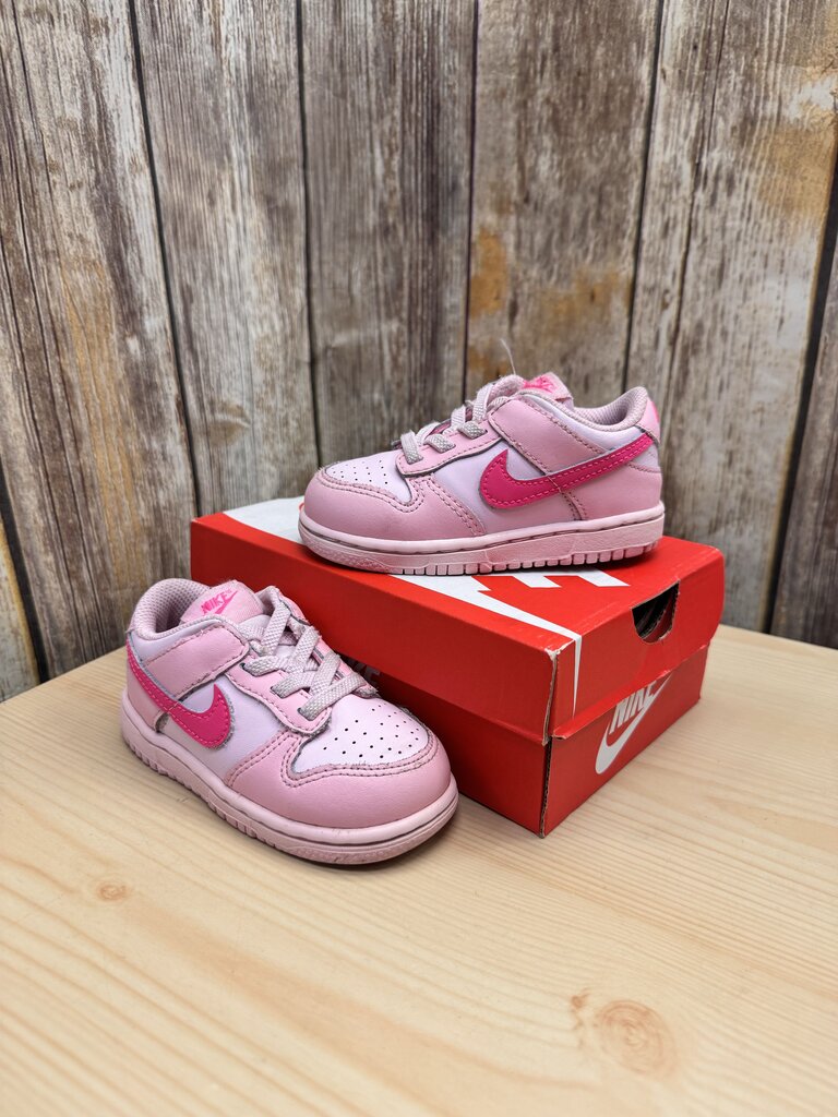 W/BOX Dunk Low
