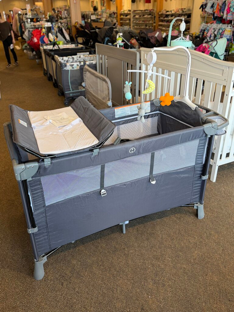 Fiore Portable Crib & Playpen