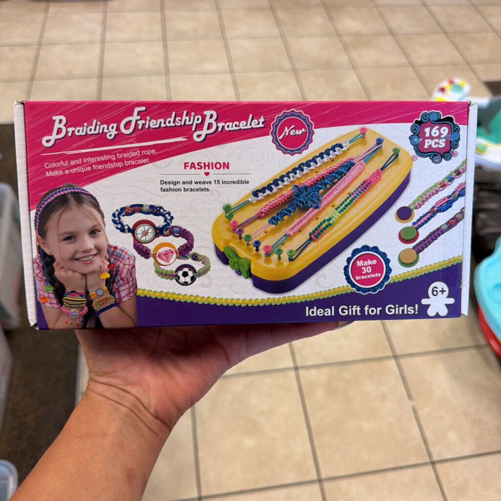 Building Friendship Bracelet