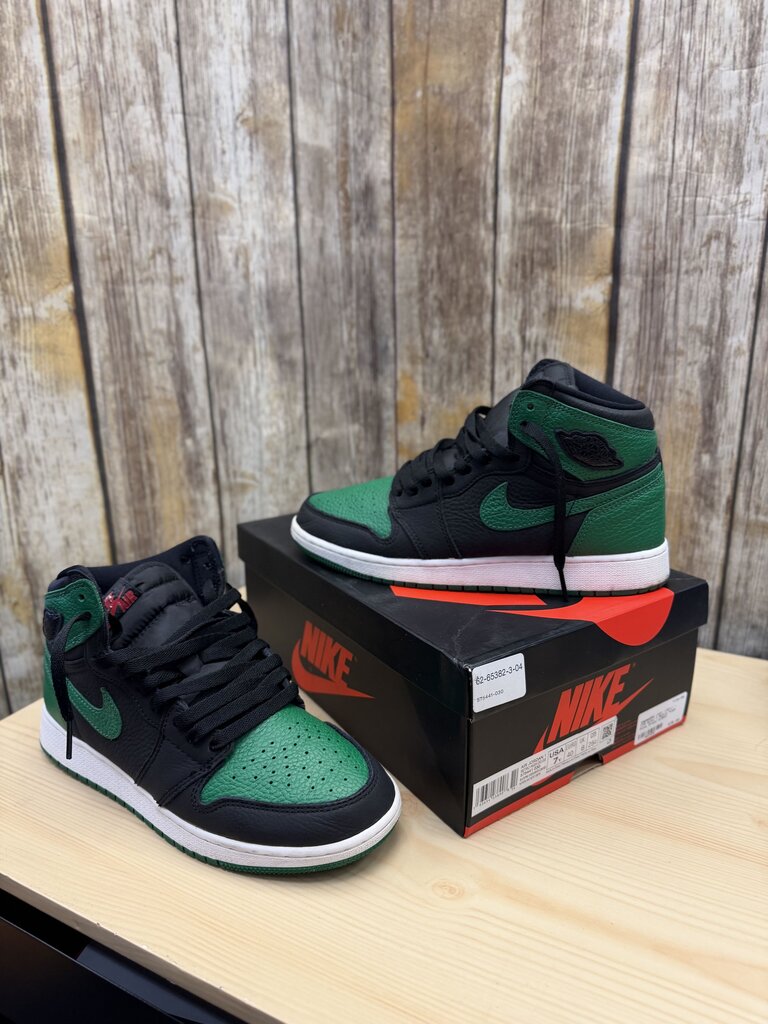1 Retro High Pine Green W/BOX