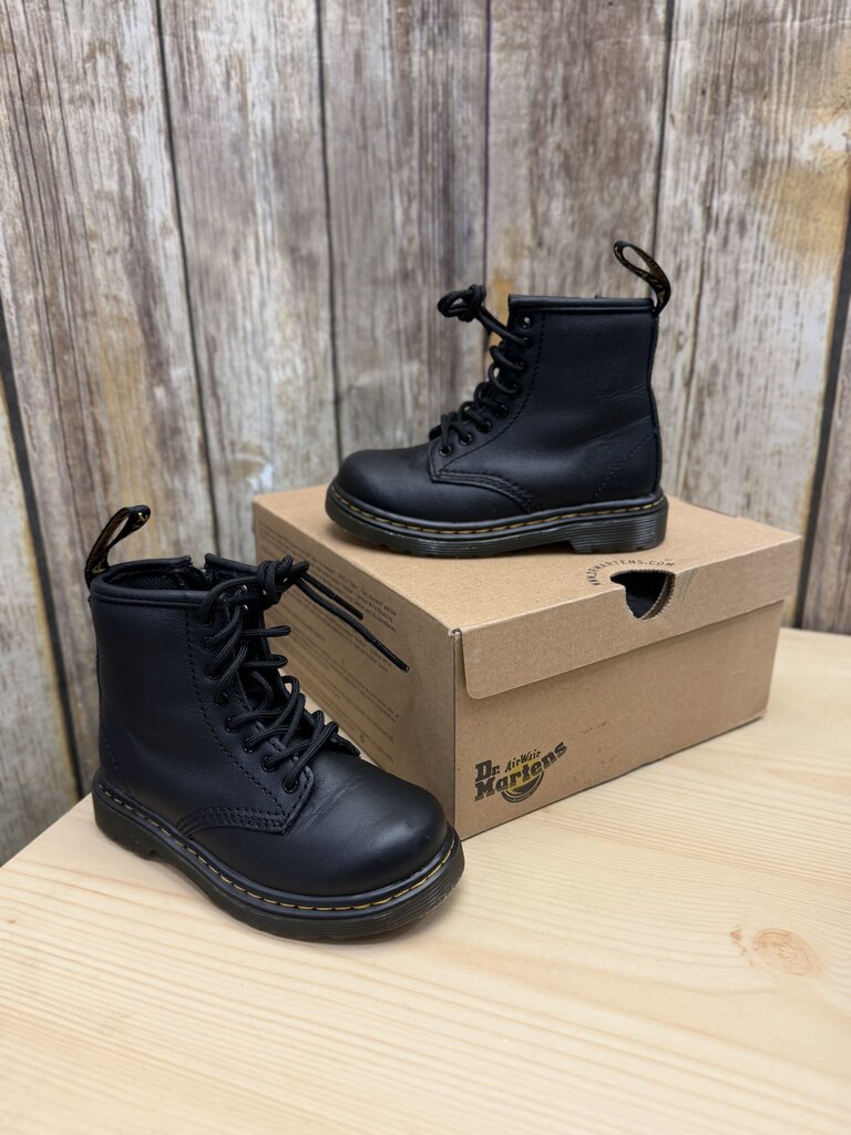1460 Softy Leather Lace Up Boots w/ box