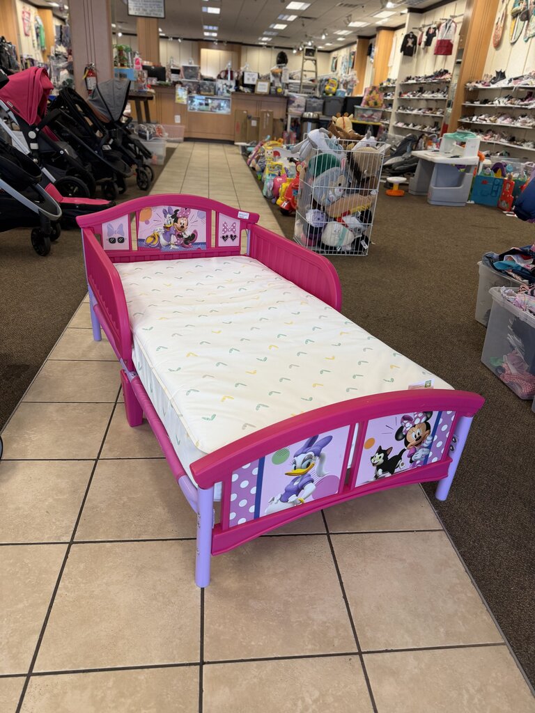 Minnie Mouse w/ Kolcraft mattress