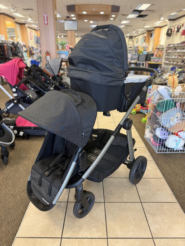 Nest2Grow w/ bassinet & toddler seat