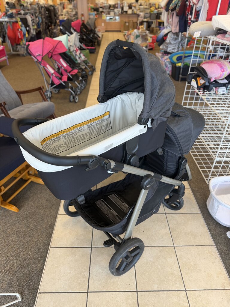 Nest2Grow w/ bassinet & toddler seat