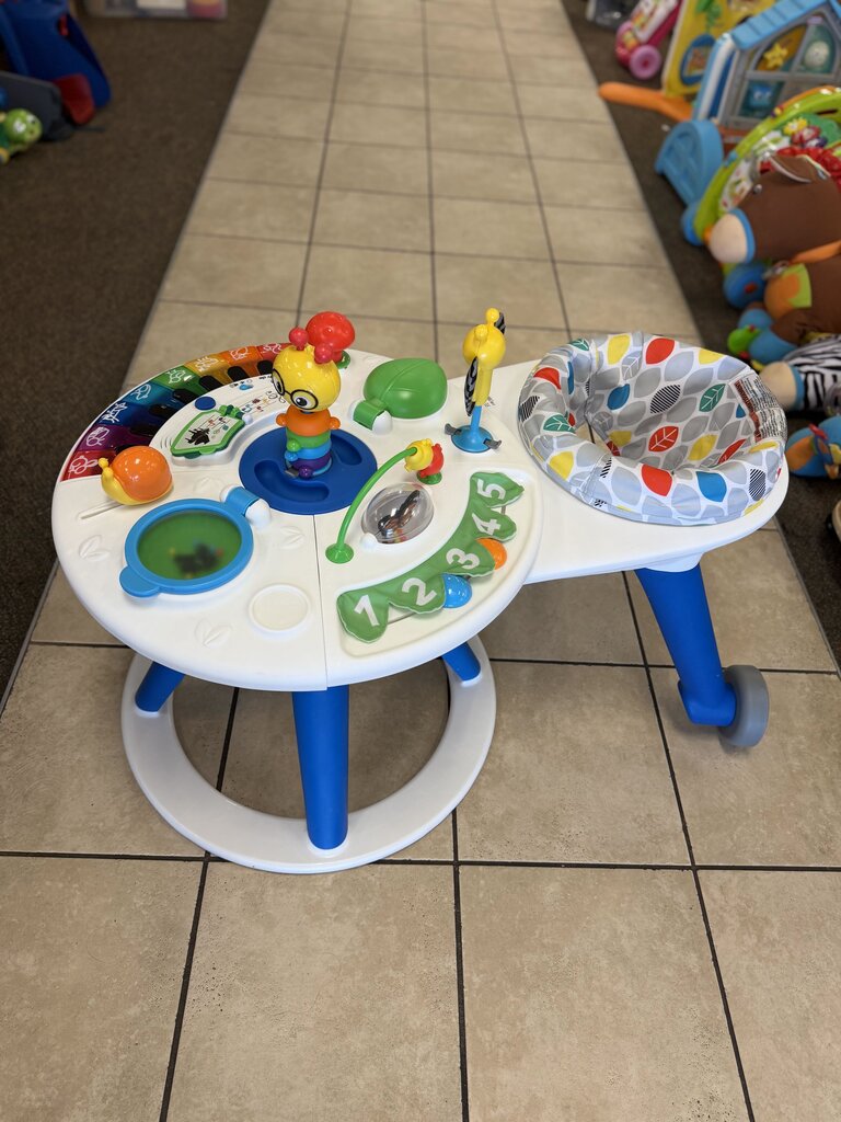 Around We Grow 4-in-1 Discovery Center