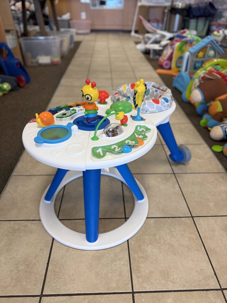 Around We Grow 4-in-1 Discovery Center
