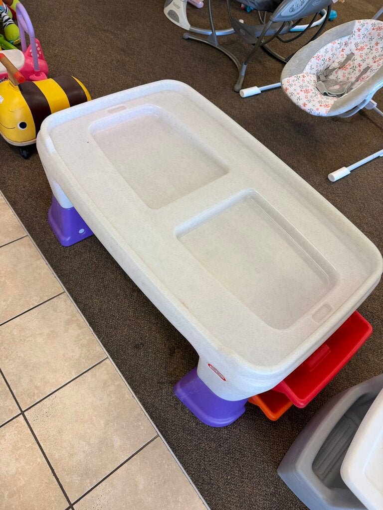 Easy Adjust Play Table