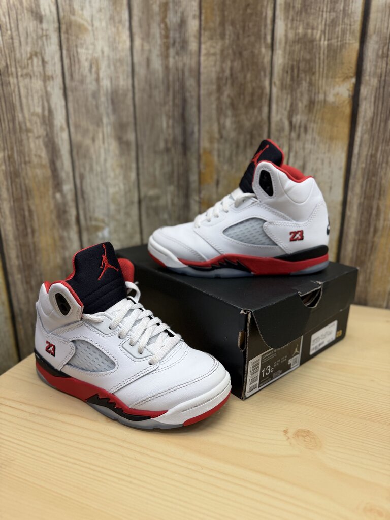 5 Retro Fire Red Black Tongue (2025) (PS)w/ box