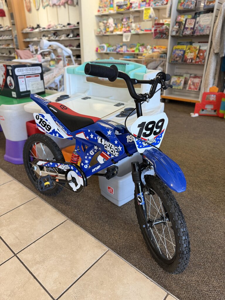 16 in Circus Moto