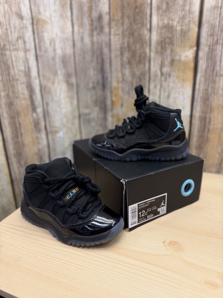 11 Retro Gamma Blue (2025) (PS) w/ box