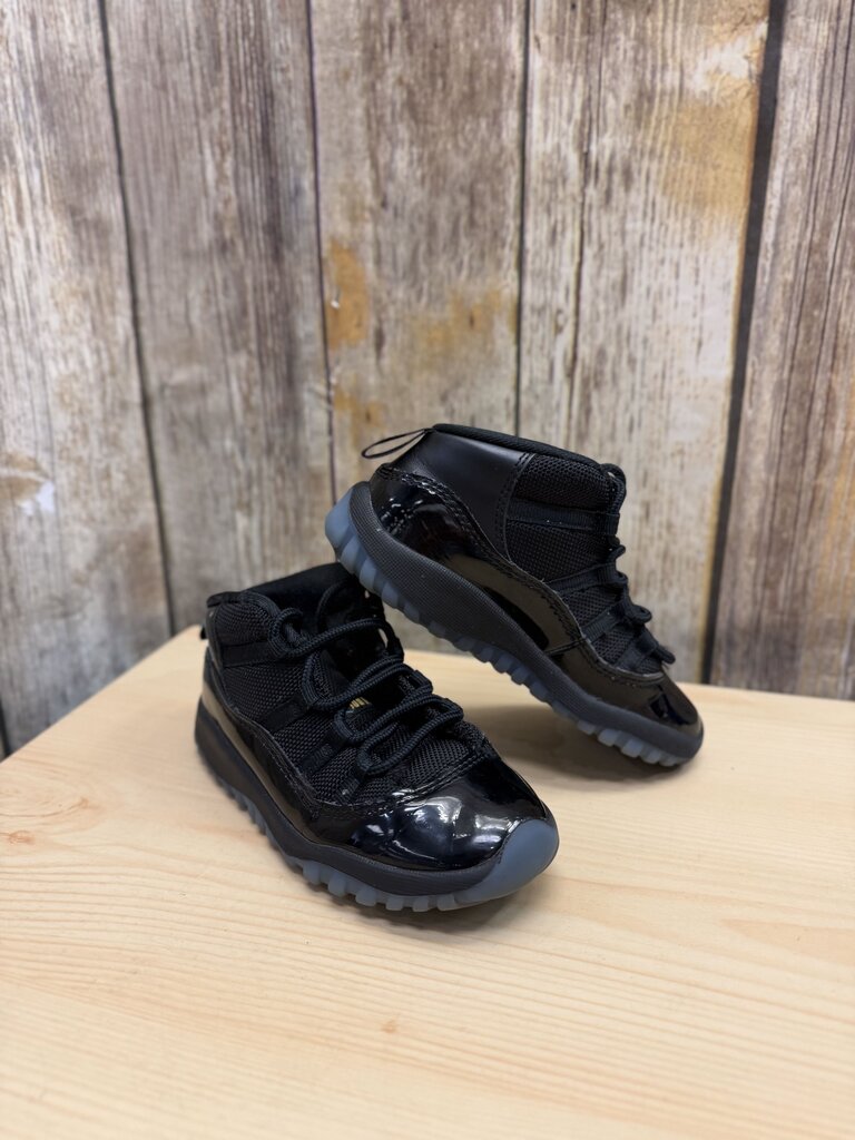 11 Retro Gamma Blue (2025) (TD)