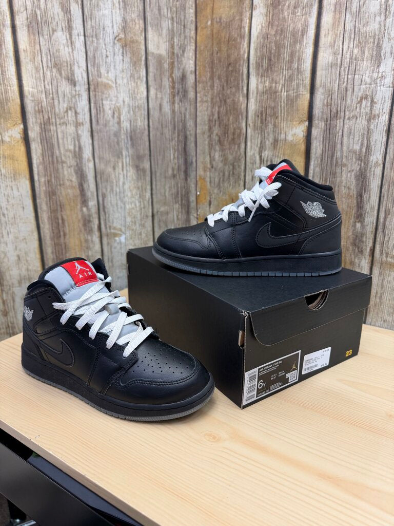 W/BOX Mid 1
