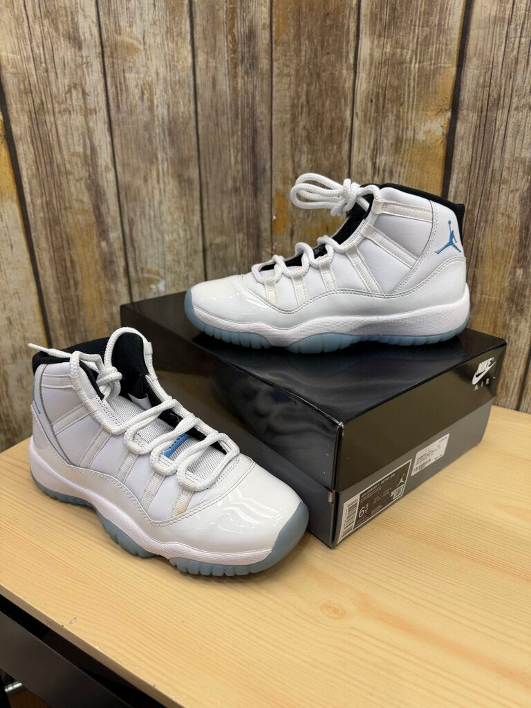 W/BOX Retro 11