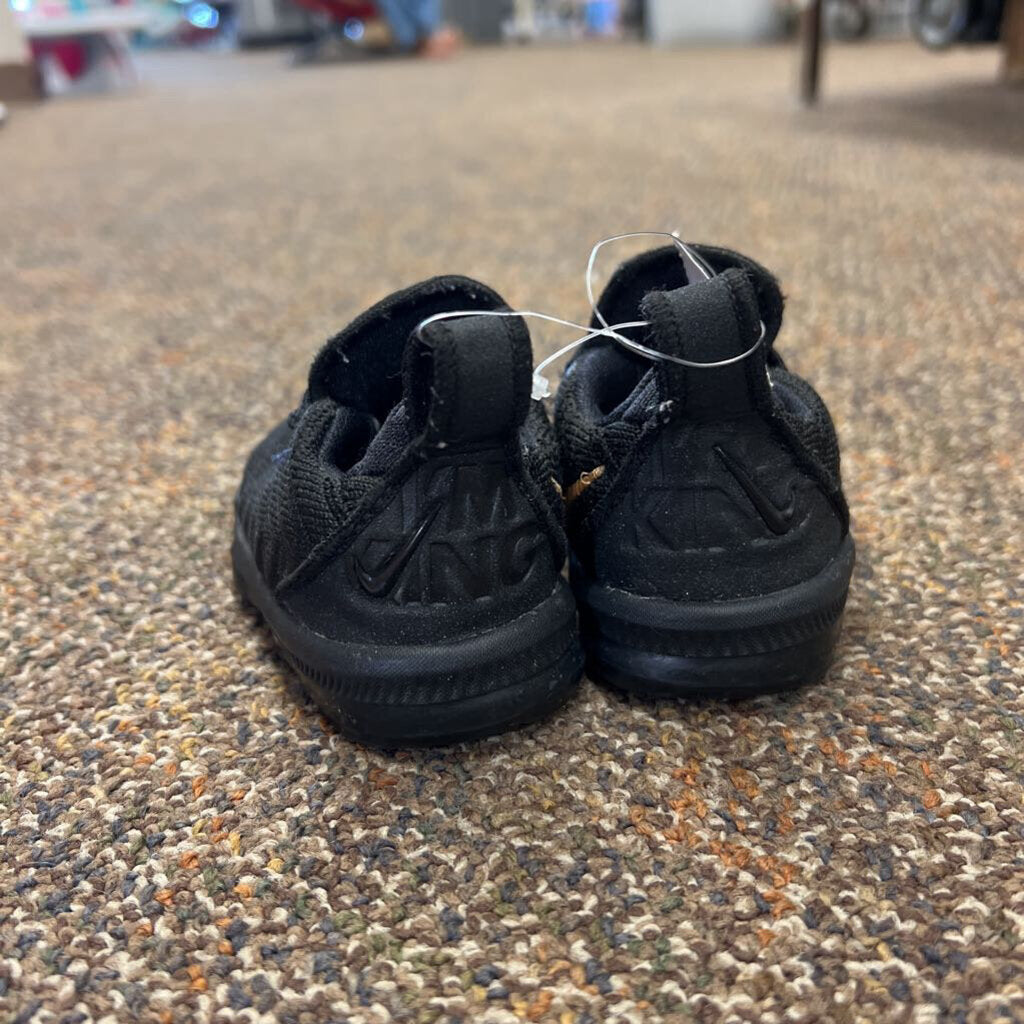 *Lebron 16