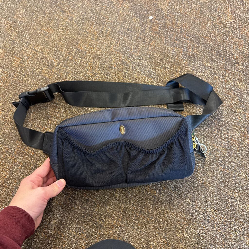 *Wearable Pump Travel Bag