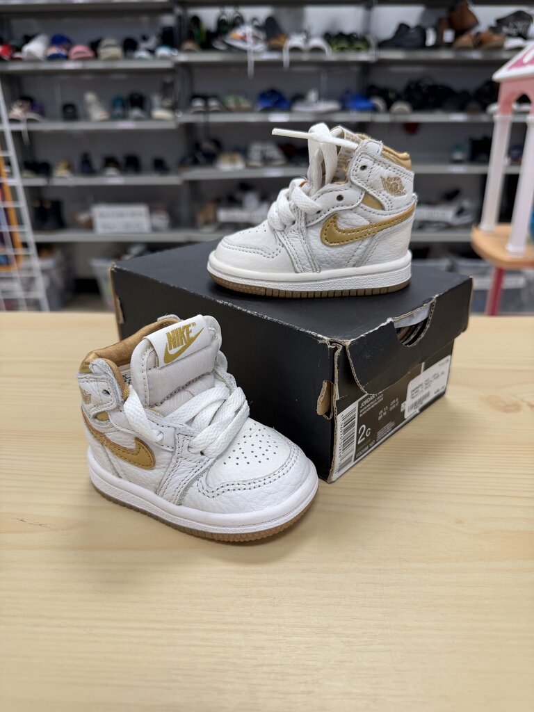 *1 Retro High OG 'Metallic Gold'