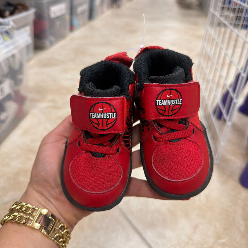 * D9 'University Red