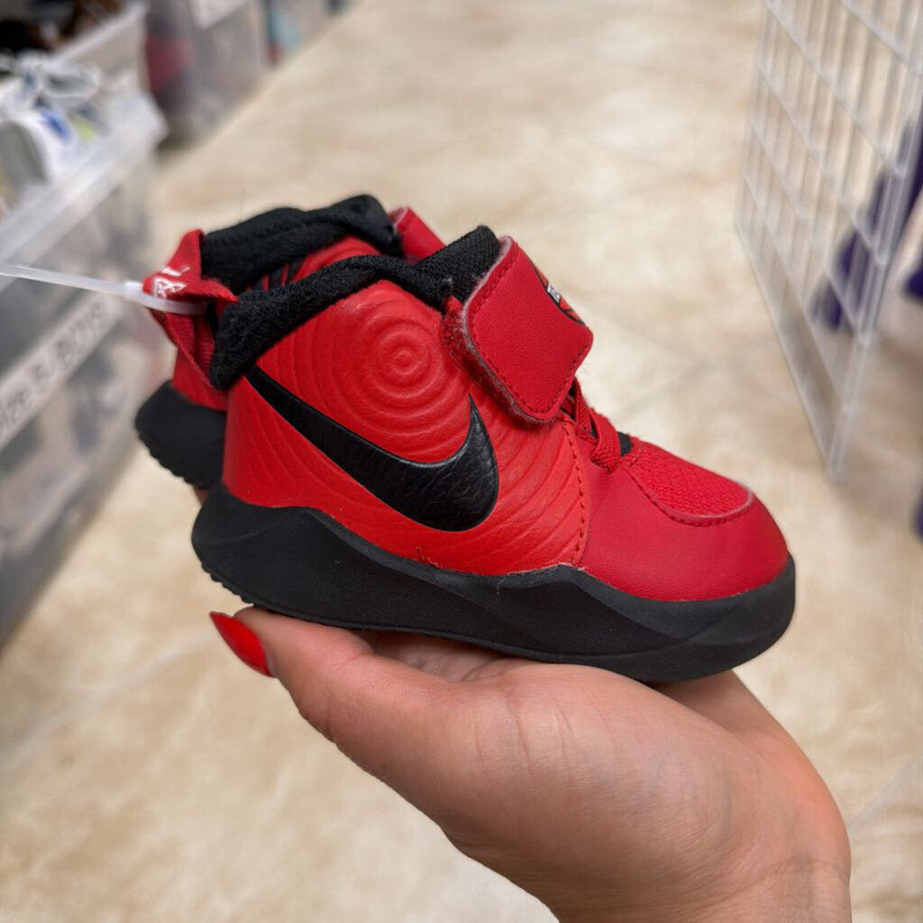 * D9 'University Red