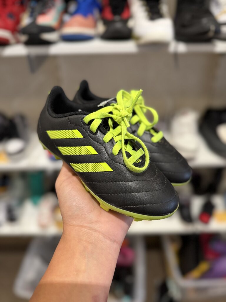 *No Box Goletto Cleats