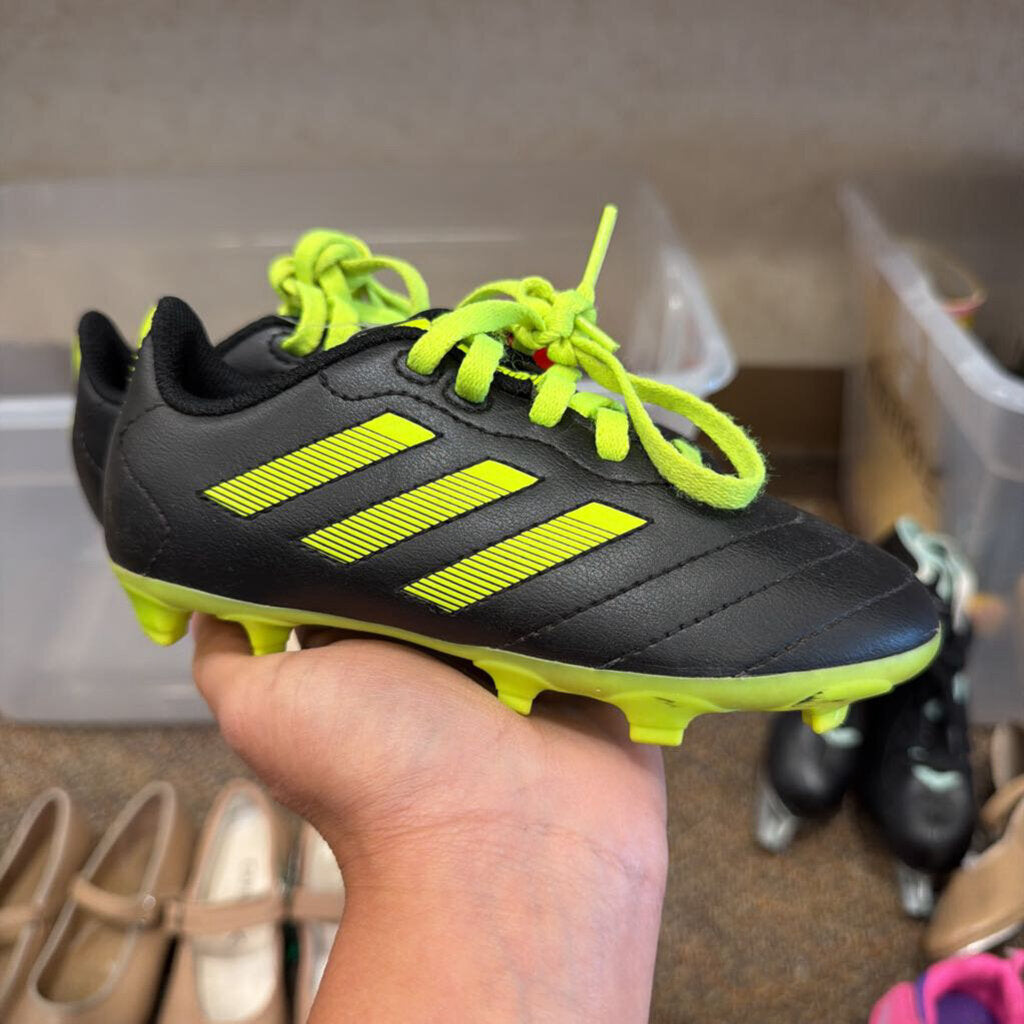 *No Box Goletto Cleats