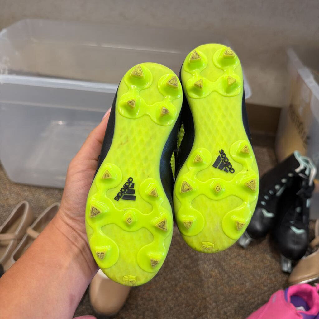 *No Box Goletto Cleats