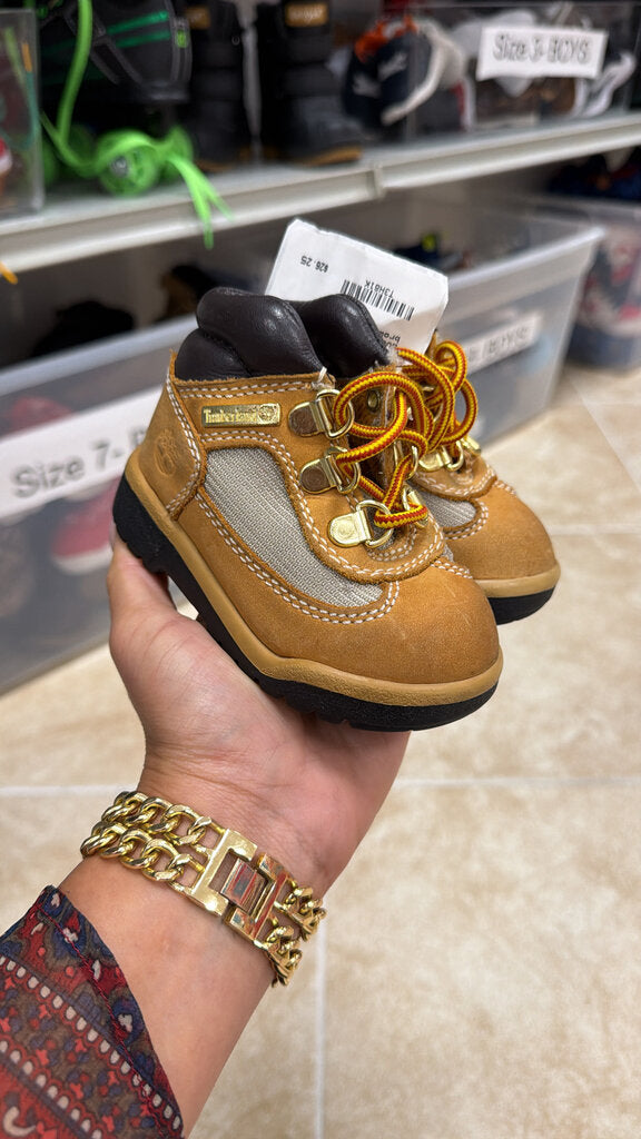 *Field boots